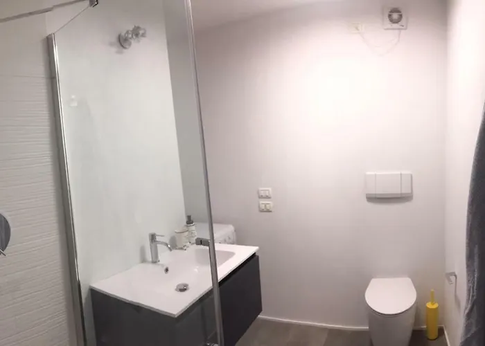 דירה The Owl House ורנה